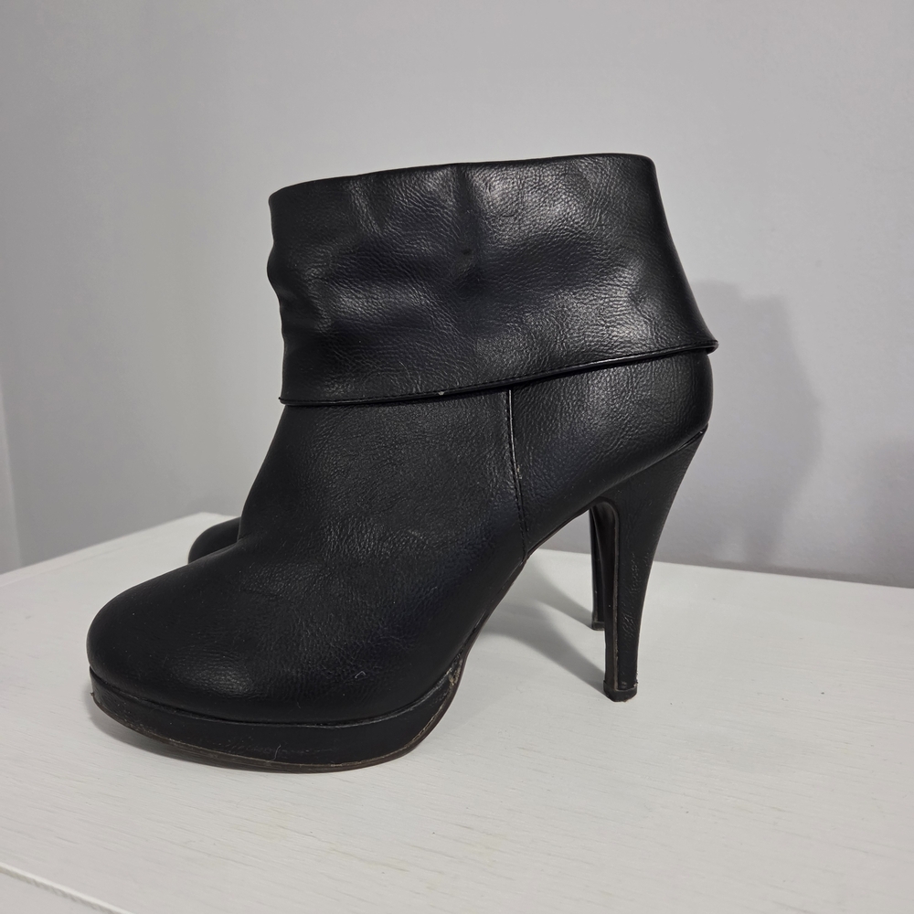 Steve Madden Black Cuffed Ankle Booties Stiletto Heel Platform Size 37